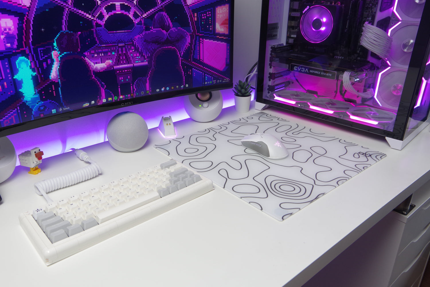 white topography glass mouse pad in white gaming setup